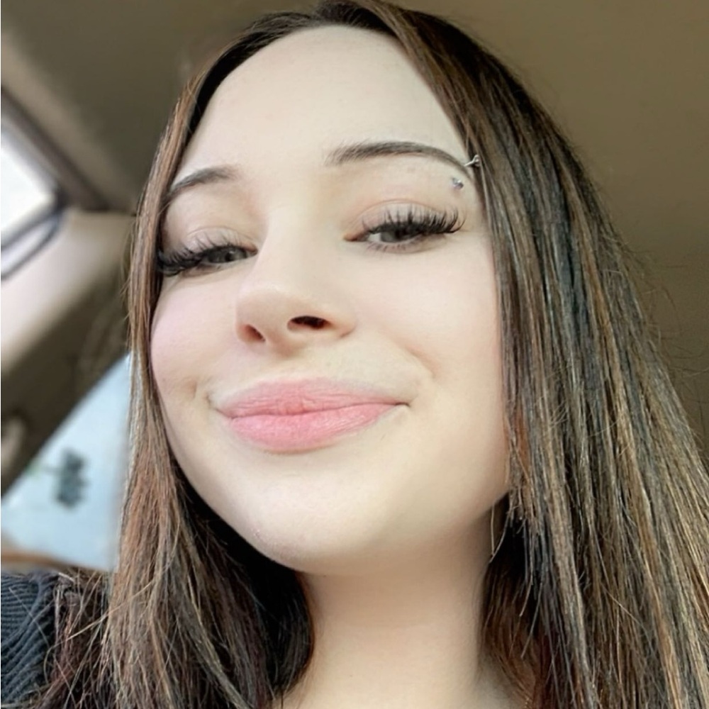 Meet your Posher, Kasandra